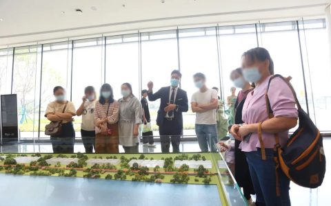当红滨江封面，建面约180㎡环幕滨江样板间今日亮相