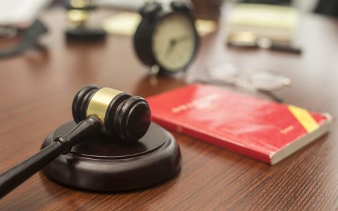 佛山法院：肩扛天平守正义 循法而治护营商