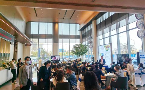 火到发烫，佛山这座城央墅院，我扒到一手猛料