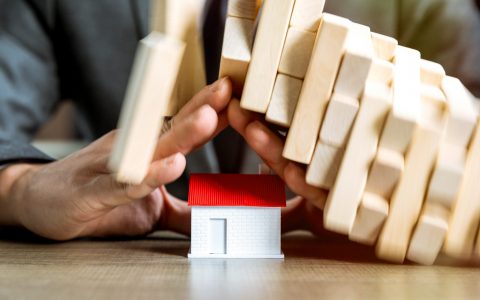 亲属买卖公司股票构成短线交易,金银河董事收广东证监局警示函