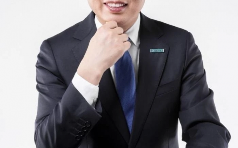 “70后” 贾少谦执掌海信帅印