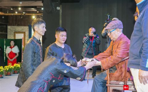 顺德香云纱又迎盛事，香云纱国家级非遗传承人收徒暨唐贤香云纱文化馆揭牌仪式举行